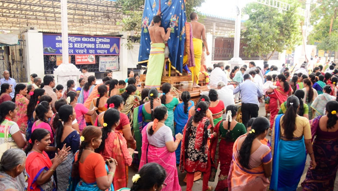 Brahmotsavam